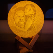 Cargar imagen en el visor de la galería, Lámpara Luna 3D personalizada con foto