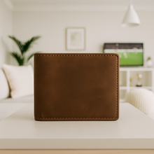 Cargar imagen en el visor de la galería, Cartera Marrón Personalizada con Frase - Imagina Y Compra