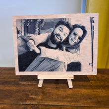 Cargar imagen en el visor de la galería, Foto Personalizada en madera - Imagina Y Compra
