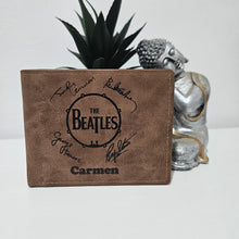 Cargar imagen en el visor de la galería, Cartera The Beatles Personalizada con firmas - Imagina Y Compra