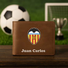 Carregar imagem no visualizador da galeria, Cartera FĂștbol Personalizada MarrĂłn a Todo Color - Imagina Y Compra