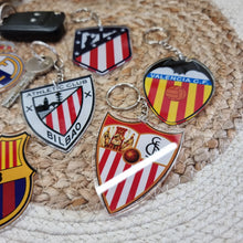 Carregar imagem no visualizador da galeria, Llavero Fútbol Personalizado a color - Imagina Y Compra