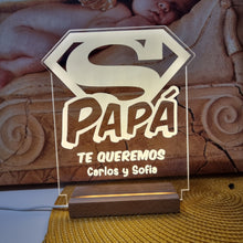 Cargar imagen en el visor de la galería, Lámpara Súper Papá Personalizada - Imagina Y Compra
