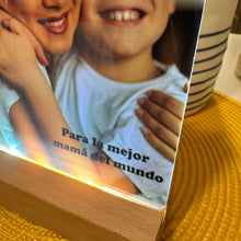 Cargar imagen en el visor de la galería, Lámpara Mamá con Foto Personalizada - Imagina Y Compra
