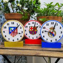 Cargar imagen en el visor de la galería, Reloj de Mesa de Fútbol 3D Personalizado
