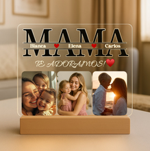 Load image into Gallery viewer, Lámpara Mamá 3 Fotos Personalizadas e Hijos - Imagina Y Compra
