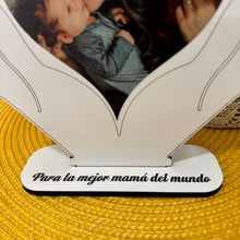 Cargar imagen en el visor de la galería, Placa Mamá Corazón de madera - Imagina Y Compra
