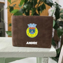 Carregar imagem no visualizador da galeria, Carteira de futebol personalizada marrom colorida 
