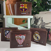 Cargar imagen en el visor de la galería, Cartera Fútbol Personalizada Marrón a Todo Color
