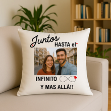 Cargar imagen en el visor de la galería, Cojín Personalizado Juntos hasta el infinito - Imagina Y Compra
