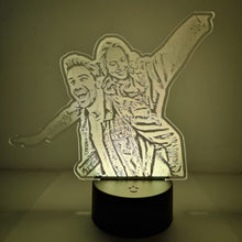 Cargar imagen en el visor de la galería, Lámpara Ilustrada con Foto Personalizada - Imagina Y Compra
