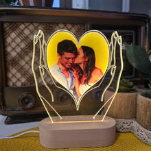 Cargar imagen en el visor de la galería, Lámpara Corazón en Manos Personalizada
