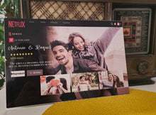 Cargar imagen en el visor de la galería, Placa Netflix Personalizada
