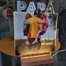Cargar imagen en el visor de la galería, Lámpara Papá con Foto Personalizada - Imagina Y Compra
