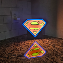 Cargar imagen en el visor de la galería, Lámpara Infantil Superman 3D
